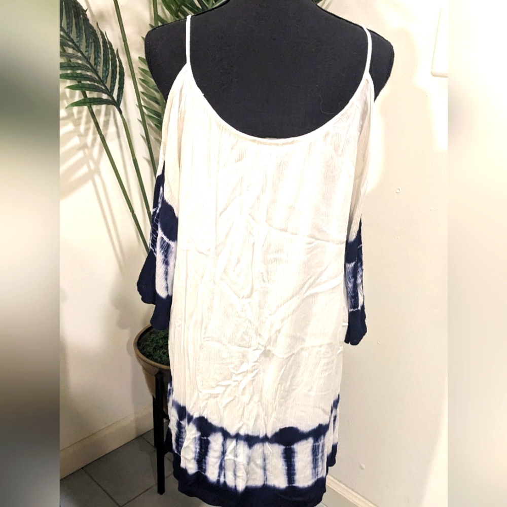Dress - Picture 3 of 8